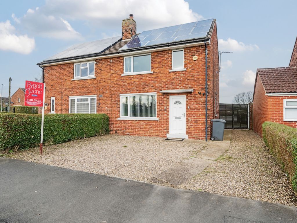 2 bed semidetached house for sale in Laughton Way, Lincoln