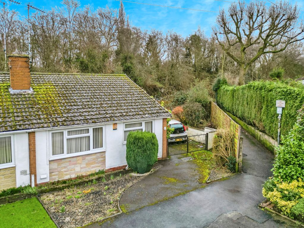 2 bed semidetached bungalow for sale in Clayton Grove, Loscoe, Heanor