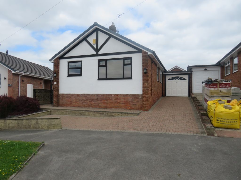 3 bed detached bungalow for sale in Templegate Road, Leeds LS15, £