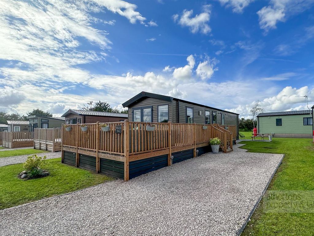 2 bed mobile/park home for sale in Clitheroe Road, Barrow, Clitheroe BB7, £140,000 Zoopla