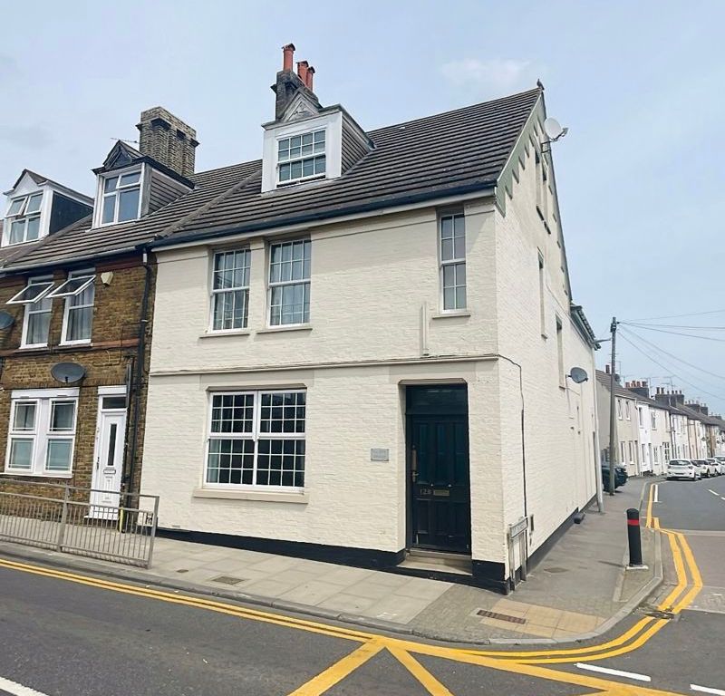 1 bed flat to rent in High Street, Rainham, Gillingham ME8 Zoopla