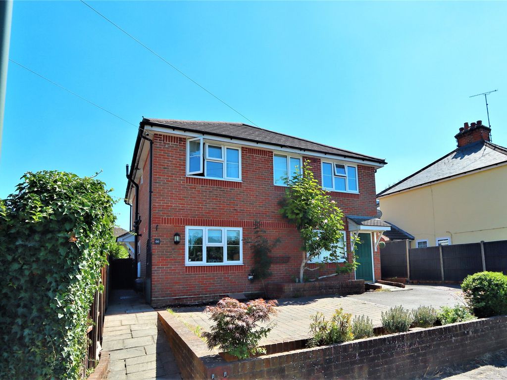 3 bed semidetached house for sale in Shawfield Road, Ash, Aldershot