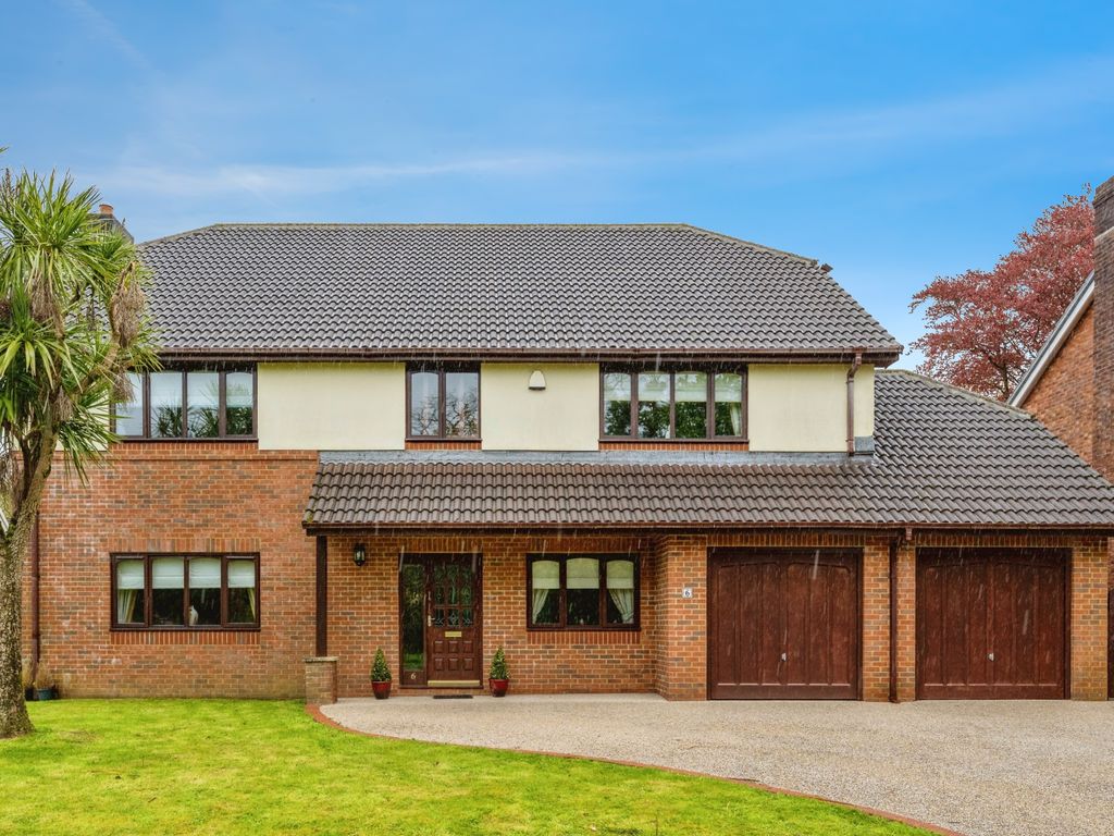 4 bed detached house for sale in Plas Gwernfadog Drive,