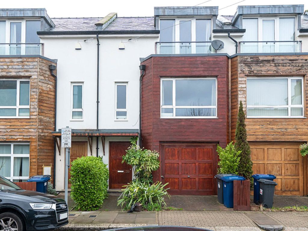 Lincoln Road, London N2  