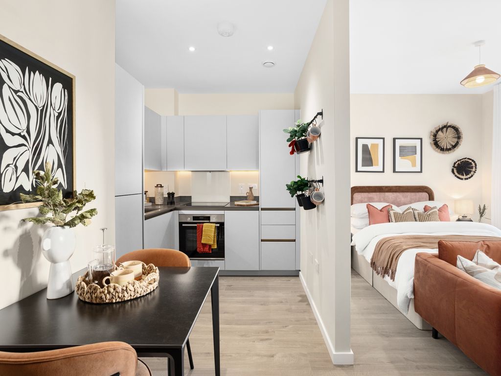 New home, Flat for sale in Macclesfield Road, London EC1V, £115,000