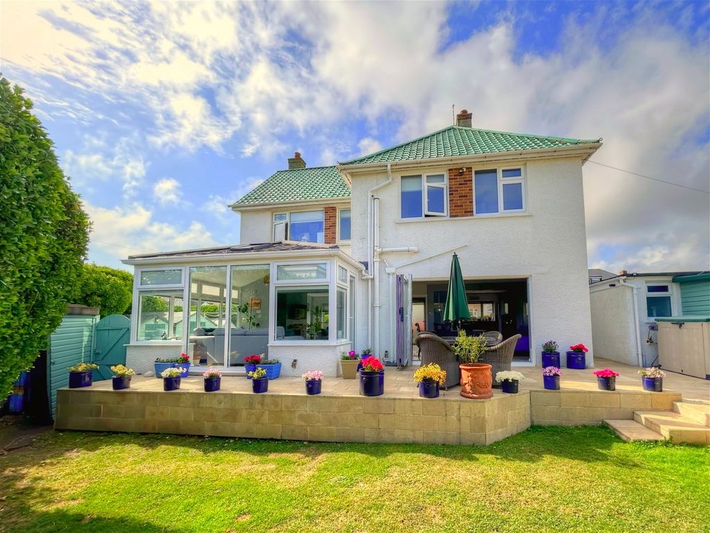 4 bed detached house for sale in Crossfield Avenue, Porthcawl CF36, £