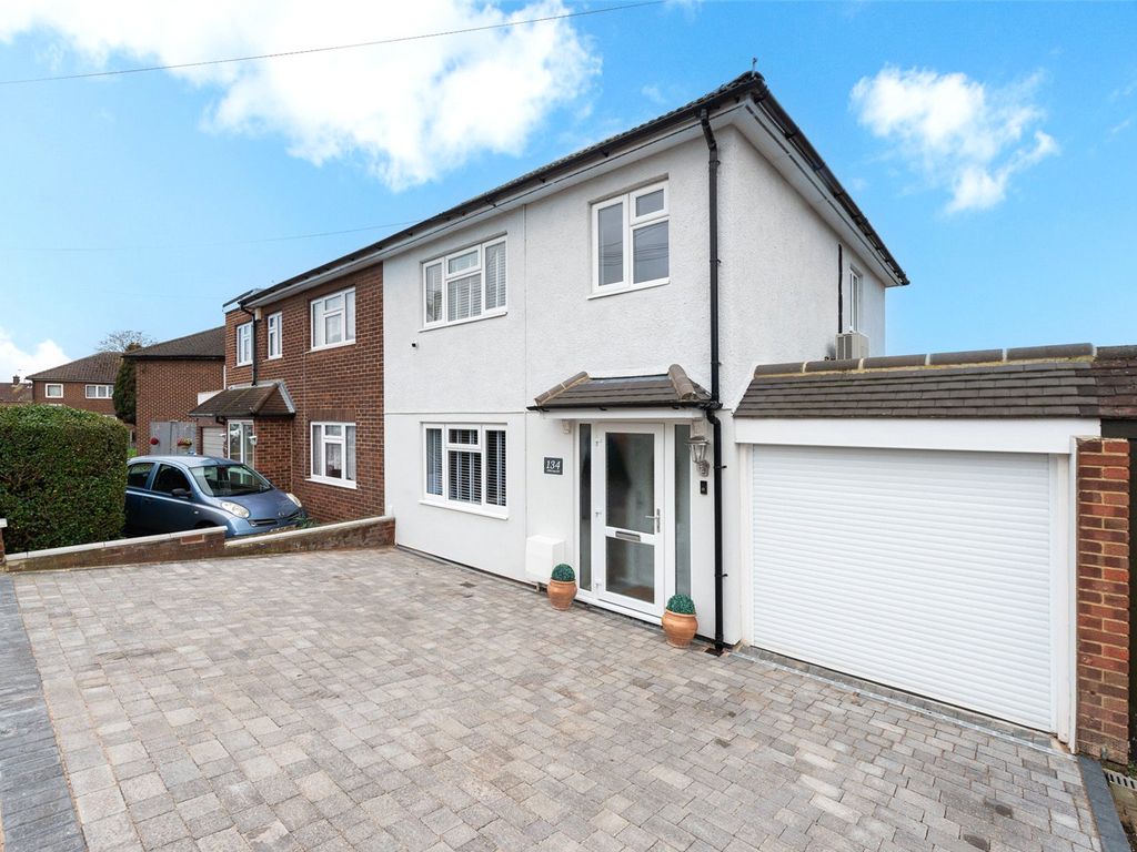 3 bed semidetached house for sale in Alderney Road, Erith, Kent DA8, £