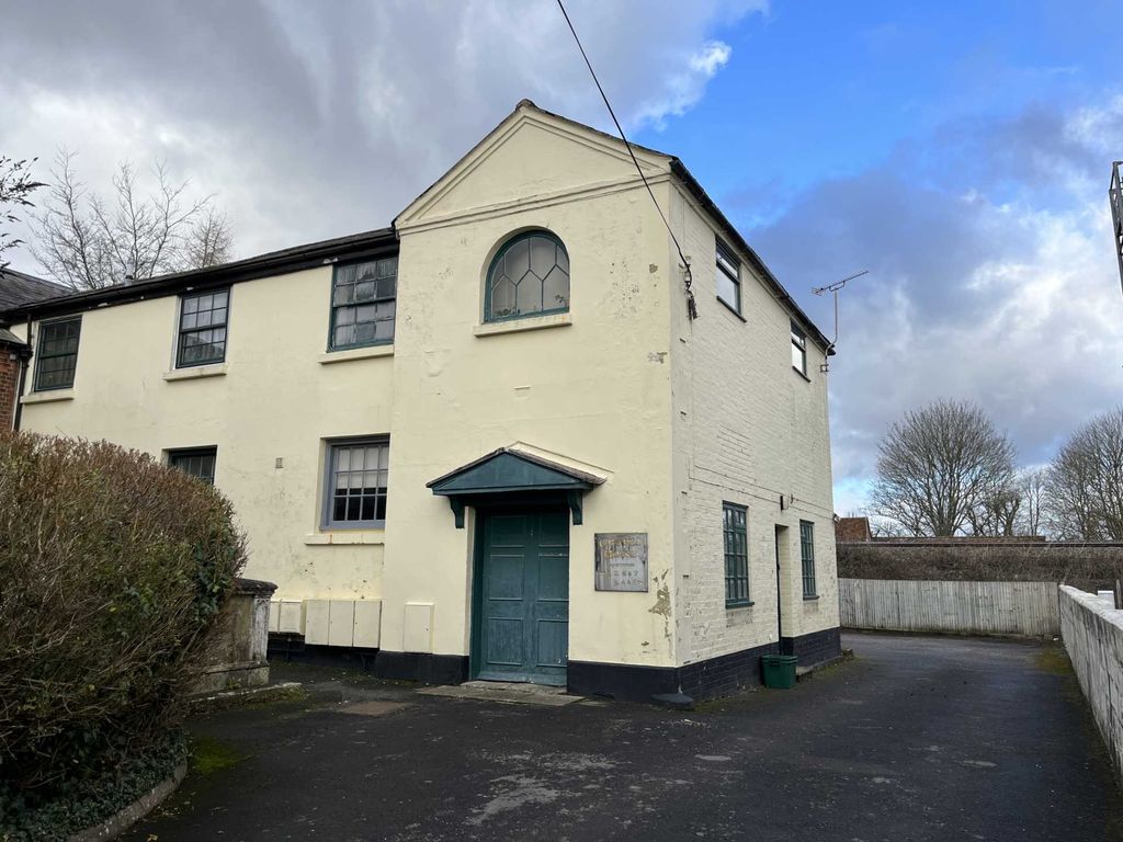 2 bed flat to rent in Church Street, Hungerford RG17 Zoopla