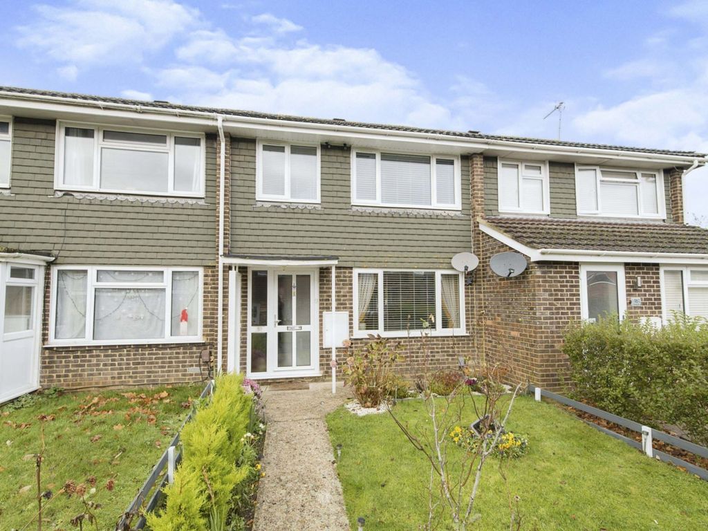 3 bed terraced house for sale in Britten Road, Basingstoke RG22 Zoopla
