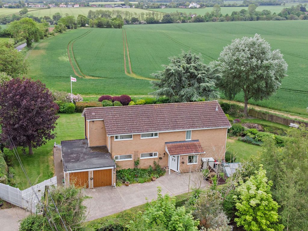 5 bed detached house for sale in Rattlesden Road, Drinkstone, Bury St