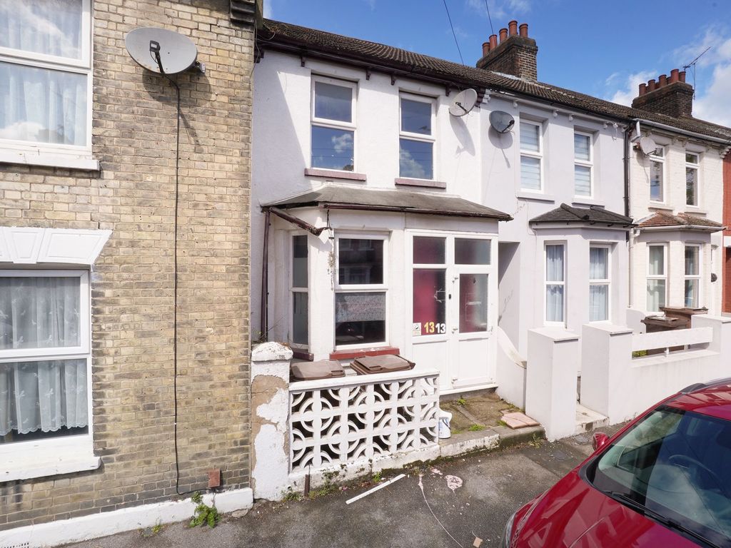 3 bed terraced house for sale in Cecil Avenue, Rochester ME2, £210,000