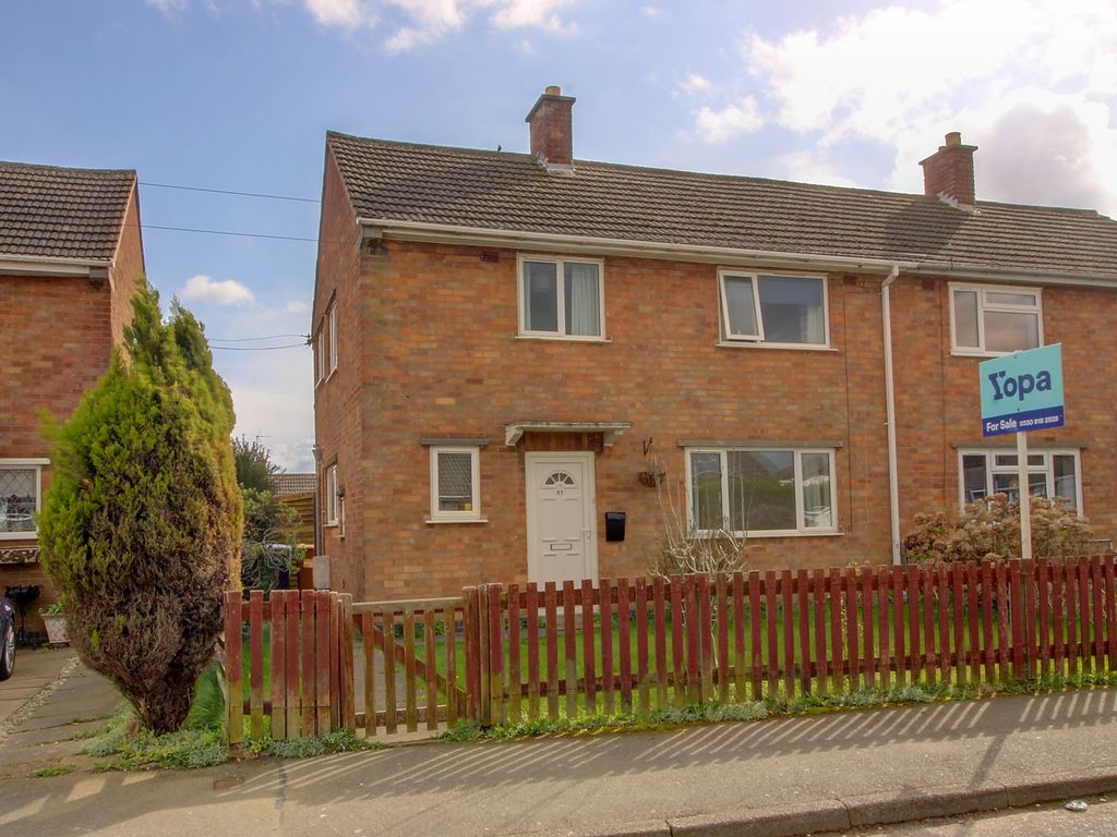 3 bed semidetached house for sale in Oak Road, Desford, Leicester LE9 Zoopla