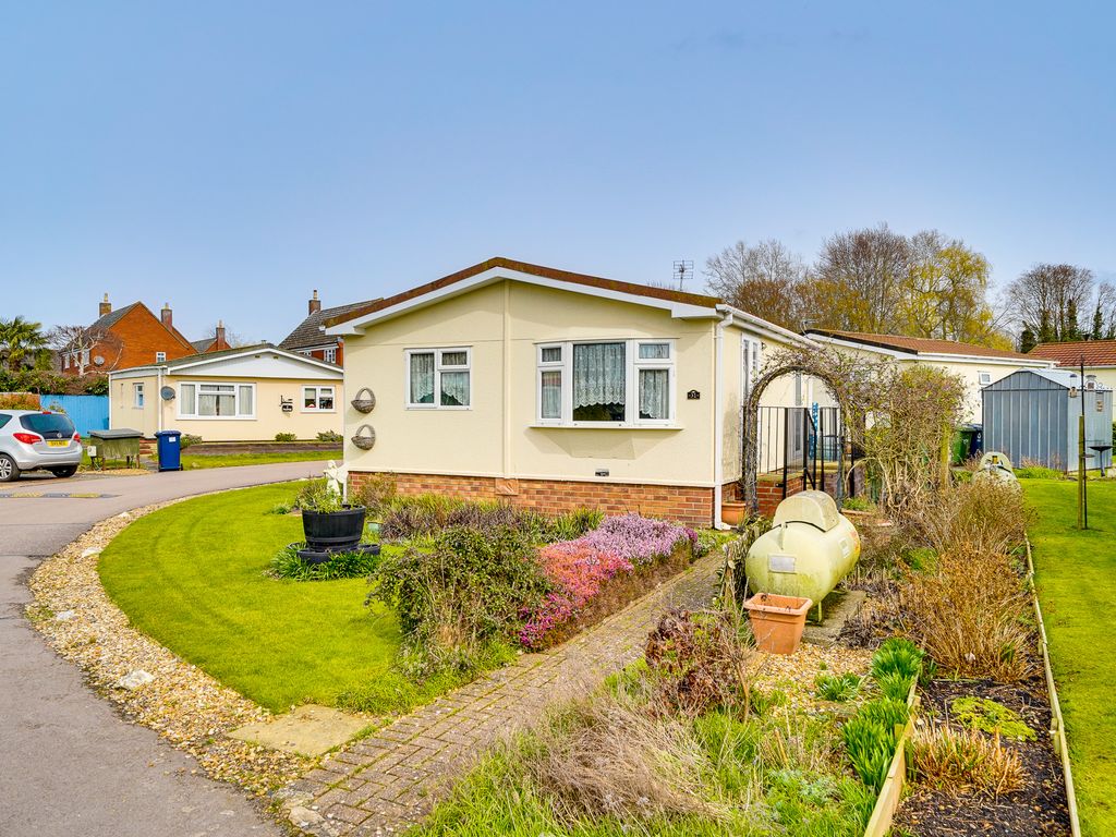 1 bed mobile/park home for sale in Willow Way, St. Ives PE27 Zoopla