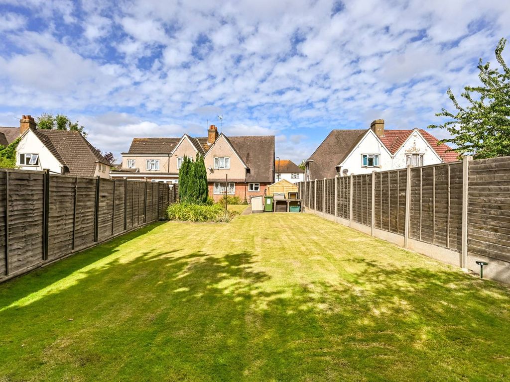 3 bed semidetached house for sale in Stoke Poges Lane, Slough SL1, £