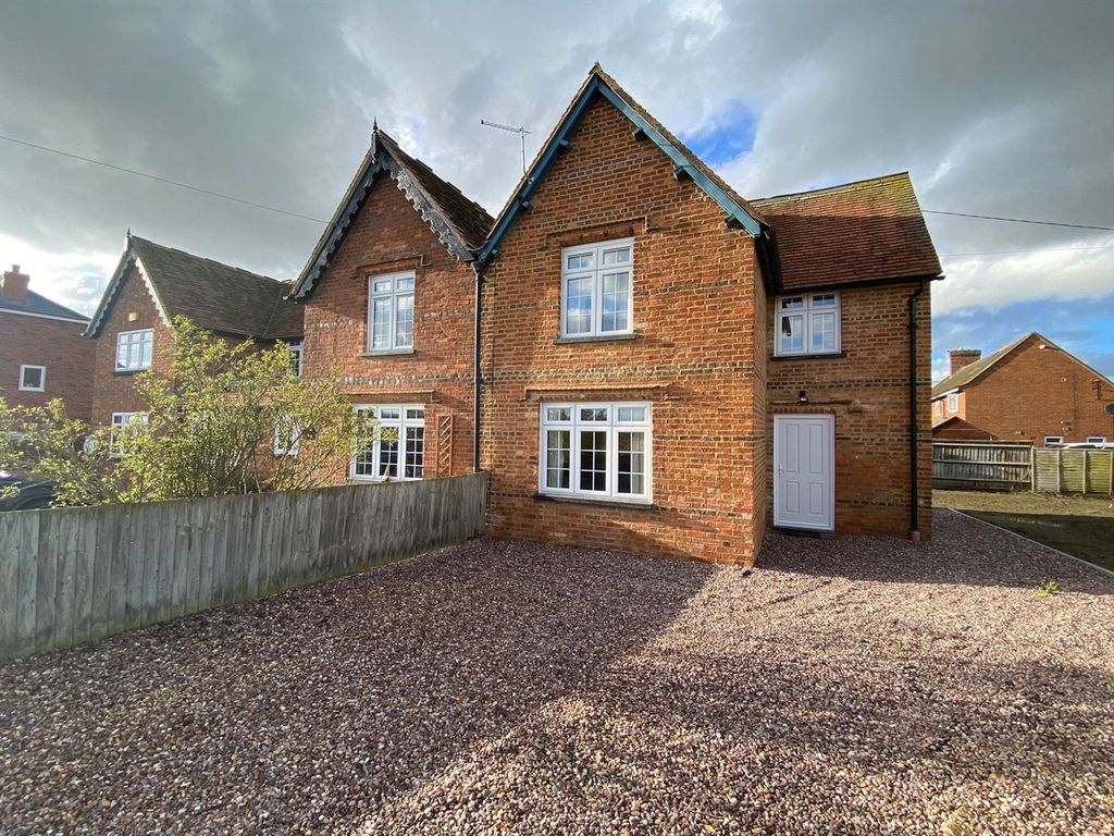 2 bed semidetached house to rent in Addison Road, Steeple Claydon