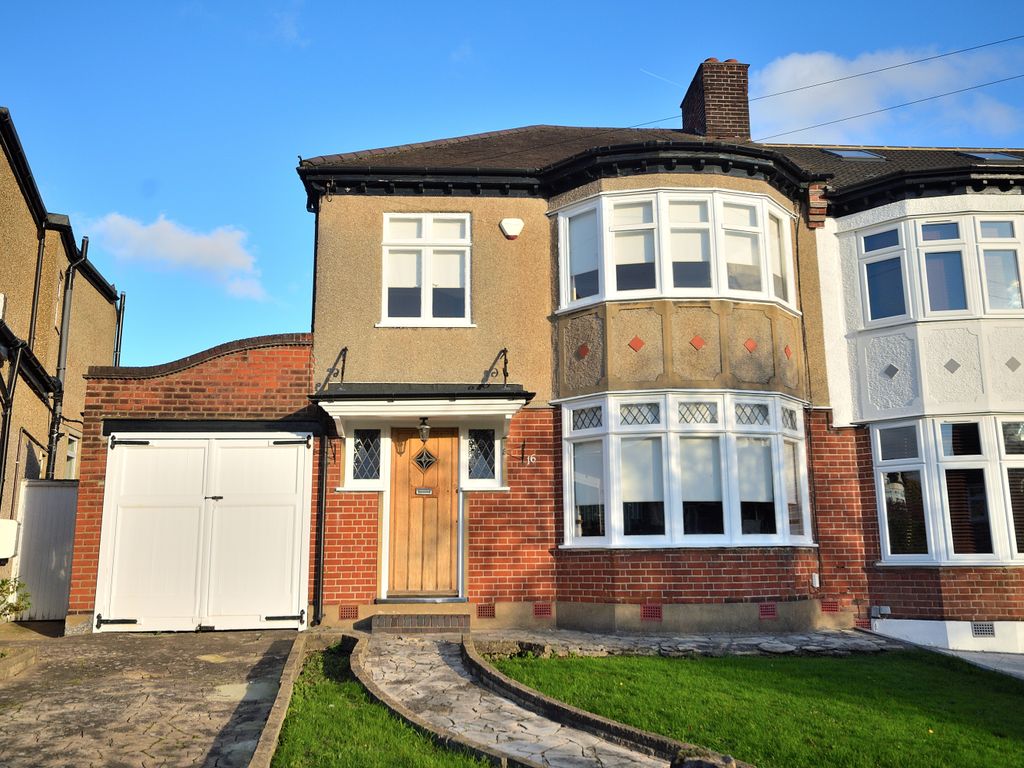 Raith Avenue, Southgate N14  