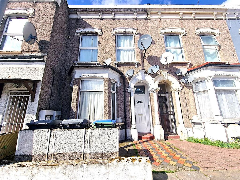2 bed flat for sale in High Road Leytonstone, London E11 Zoopla