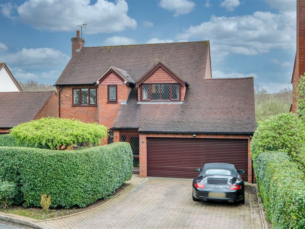 4 bed detached house for sale in Hither Green Lane, Bordesley B98, £