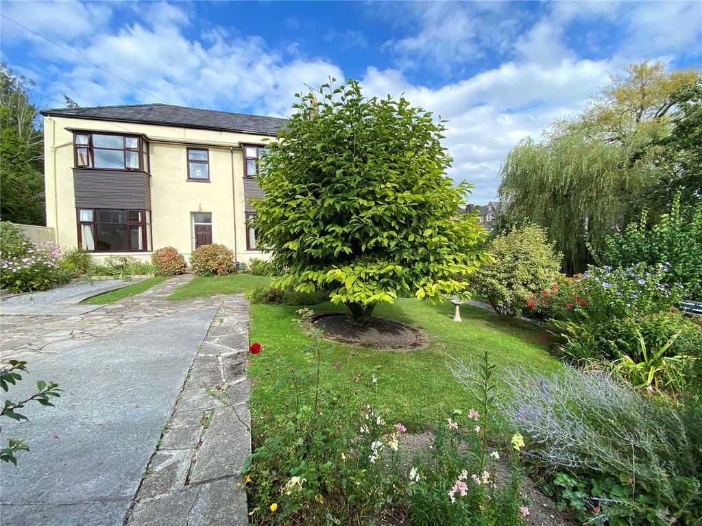 4 bed semidetached house for sale in Wellfield Road, Carmarthen SA31 Zoopla