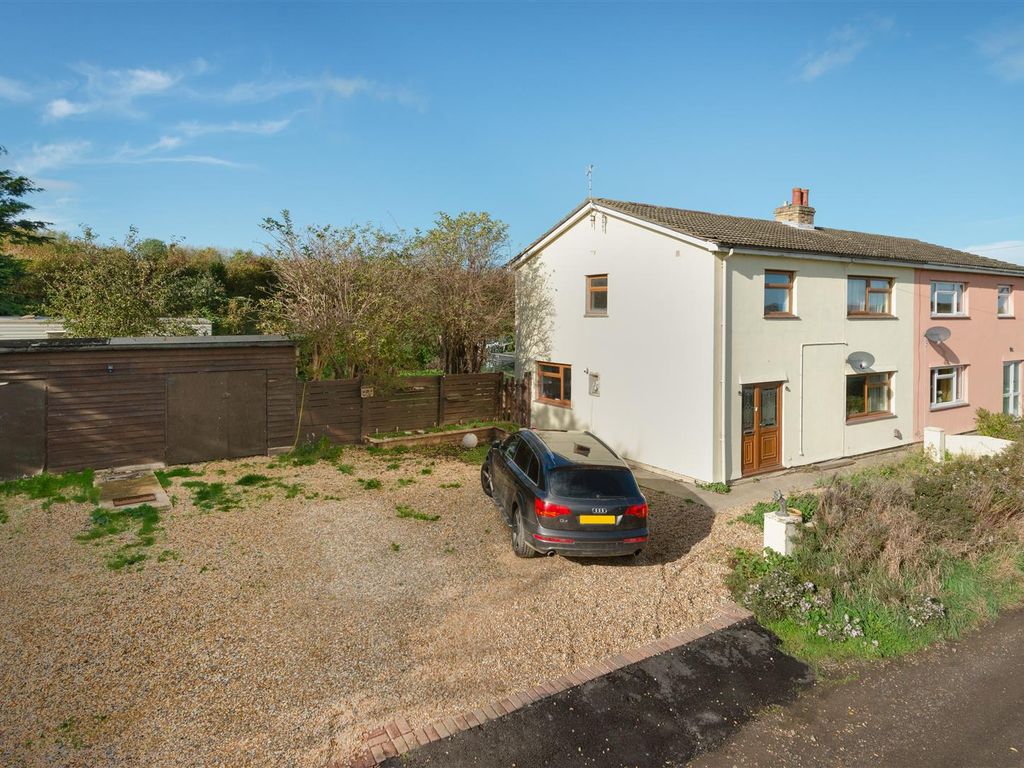 4 bed property for sale in Ebbsfleet Lane, Cliffsend, Ramsgate CT12