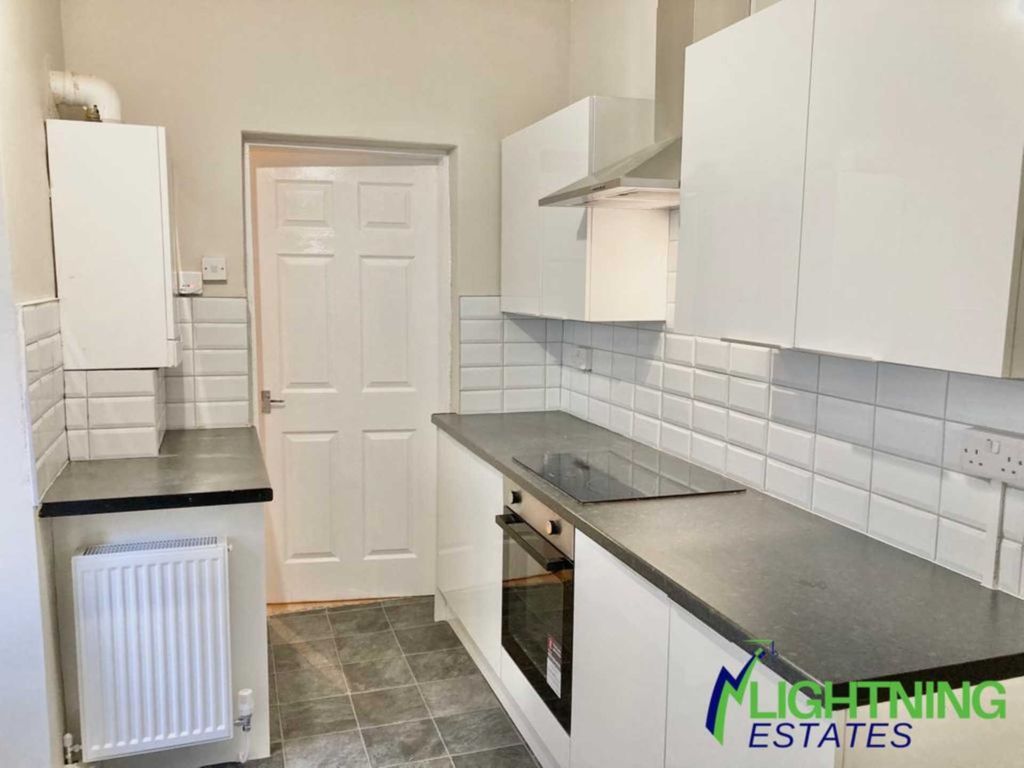 2 bed flat to rent in Saltwell Place, Gateshead NE8, £525 pcm Zoopla