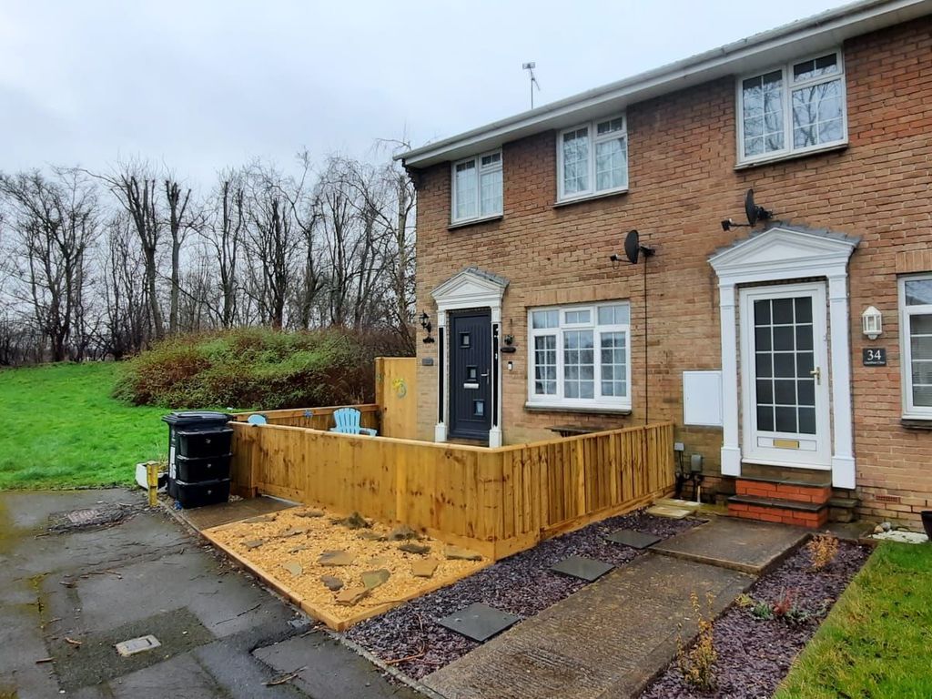 3 bed terraced house for sale in Grantham Close, Freshbrook, Swindon