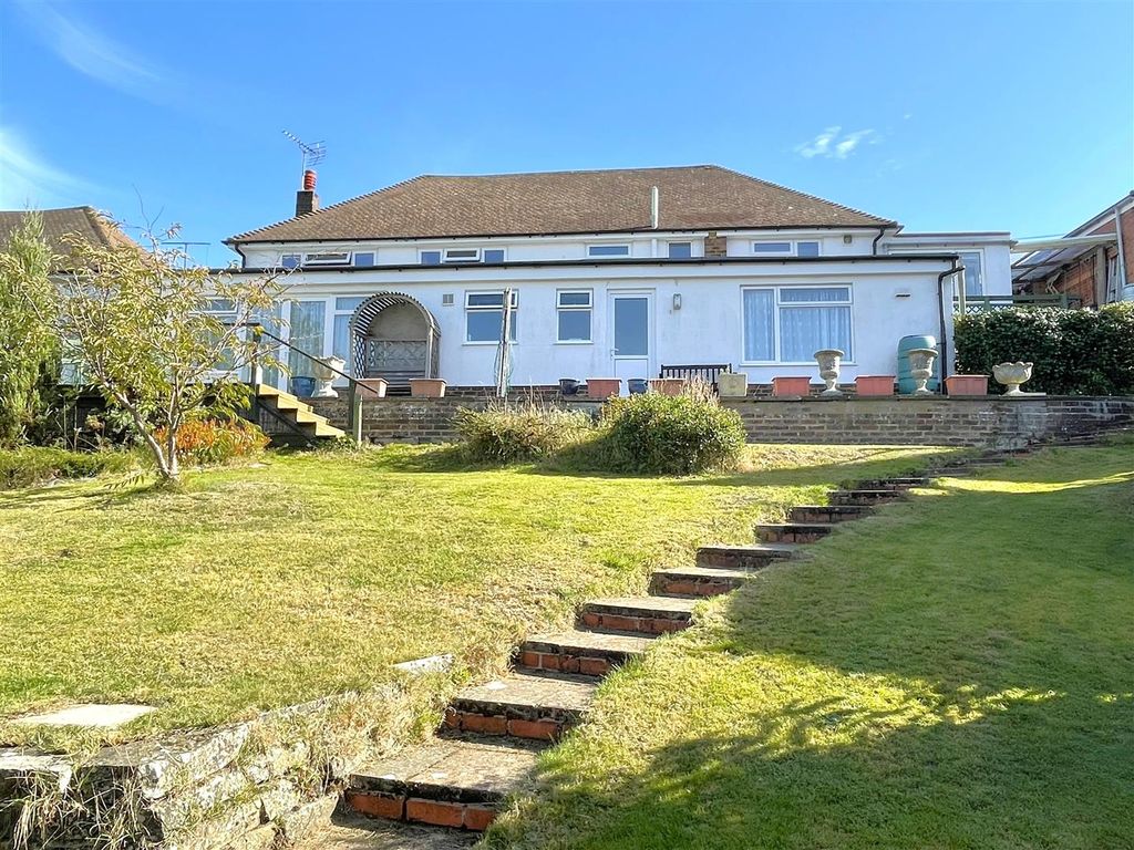4 bed detached house for sale in Sandilands, Sevenoaks TN13, £745,000