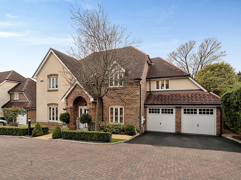 5 bed detached house for sale in Hillthorpe Close, Purley CR8 Zoopla