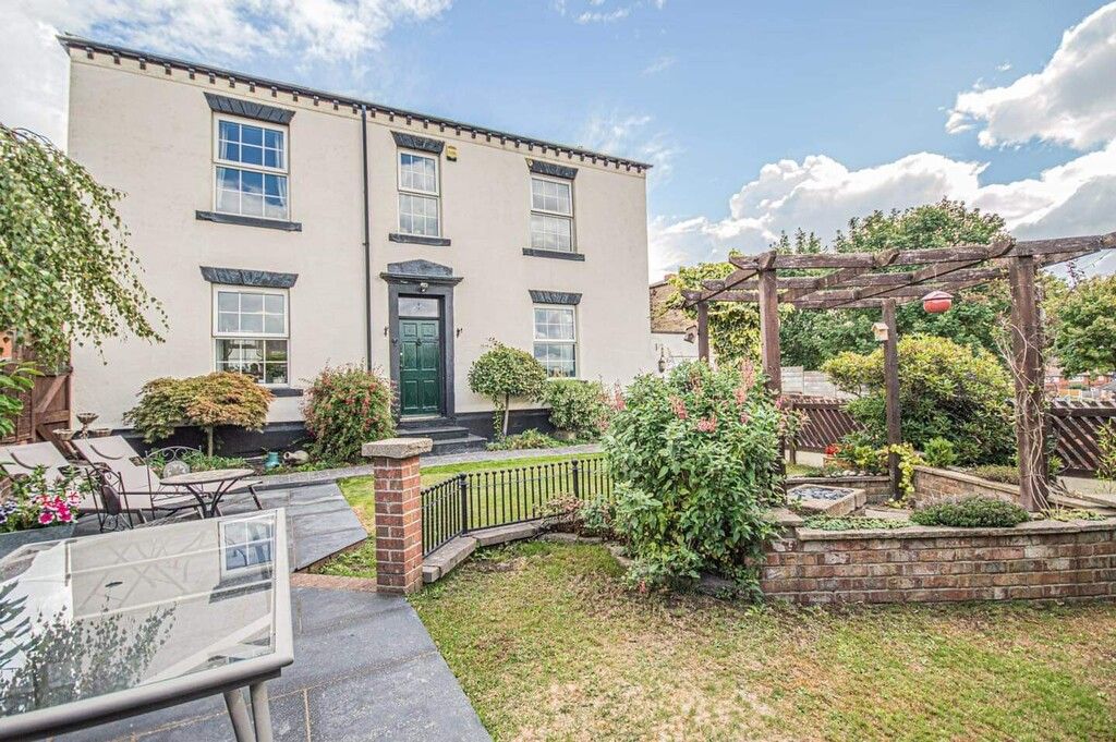 4 bed detached house to rent in Queens Terrace, Ossett WF5 Zoopla