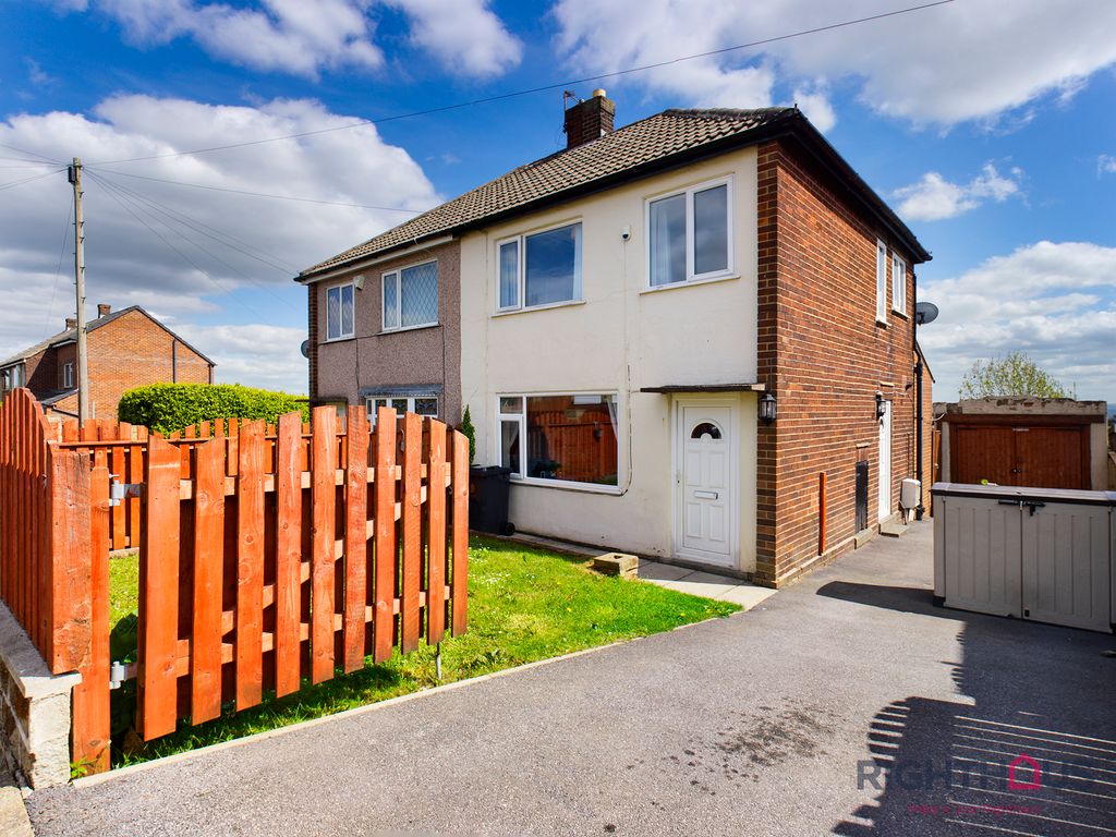 3 bed semidetached house for sale in Glendale Drive, Wibsey, Bradford