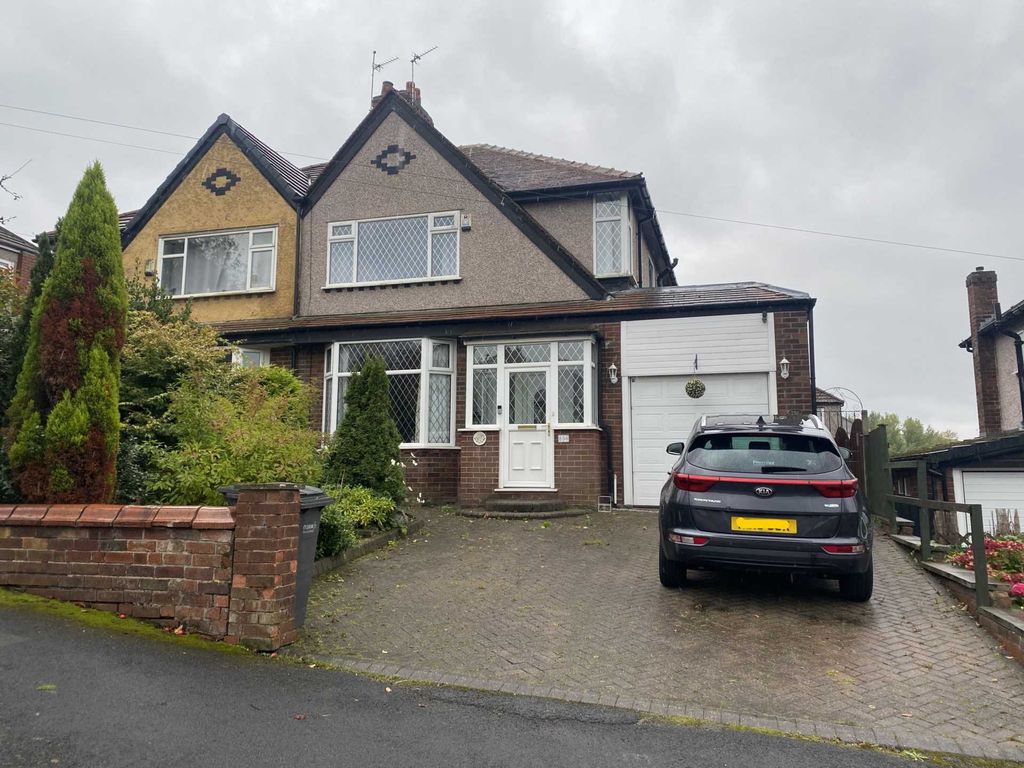 3 bed semidetached house for sale in Oldham Road, Grotton OL4 Zoopla