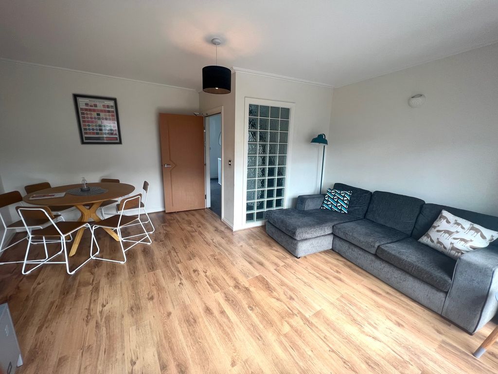 3 bed property to rent in Taliesin Court, Chandlery Way, Cardiff CF10
