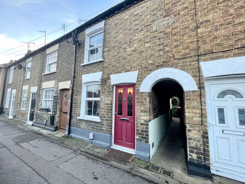 2 bed terraced house for sale in Dunstable Road, Toddington, Dunstable