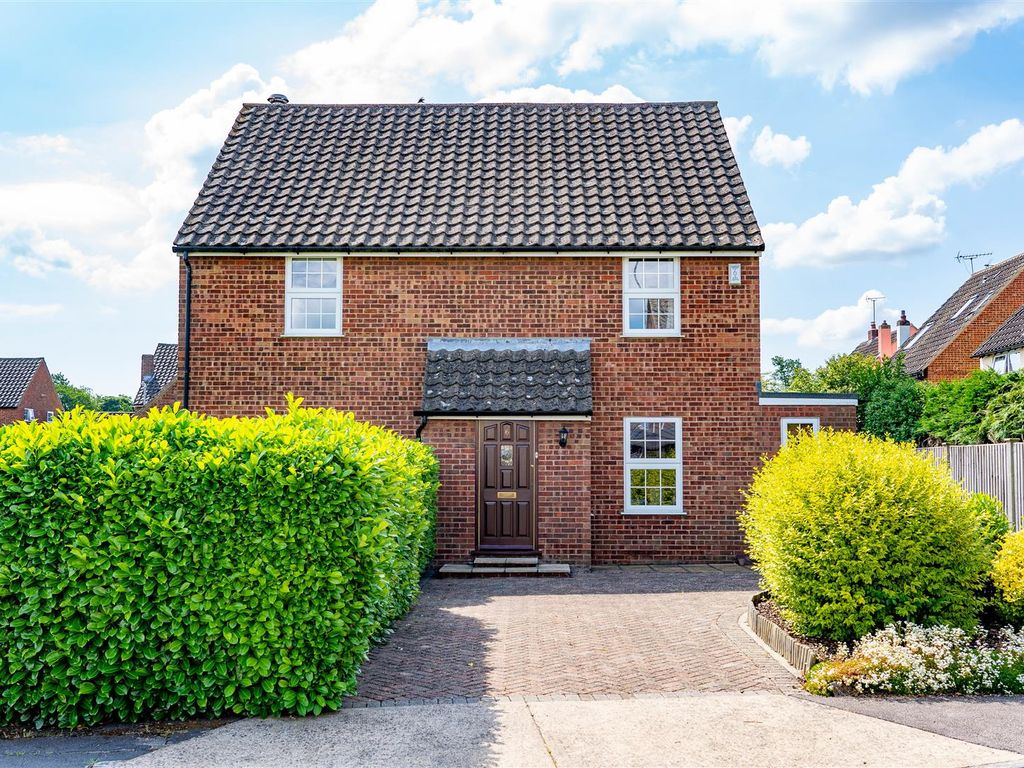 5 bed detached house for sale in Ann Beaumont Way, Hadleigh, Ipswich