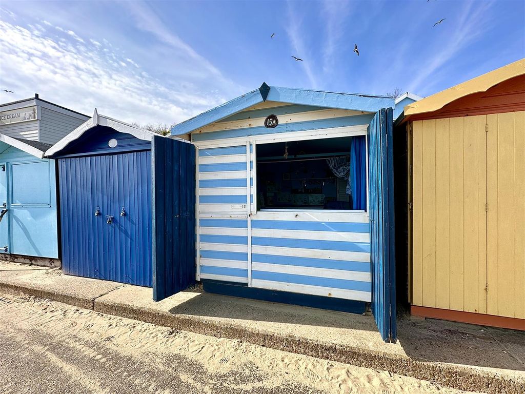 Property for sale in Marine Parade East, ClactonOnSea CO15 Zoopla