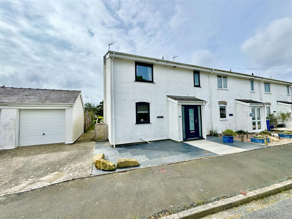 3 bed end terrace house for sale in Llwyn Gwalch Estate, Morfa Nefyn, Pwllheli LL53, £315,000