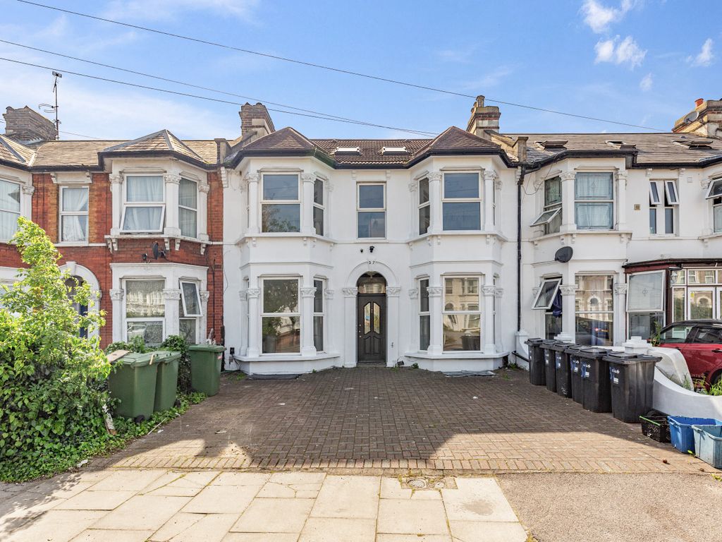 8 bed block of flats for sale in Northbrook Road, Cranbrook, Ilford IG1