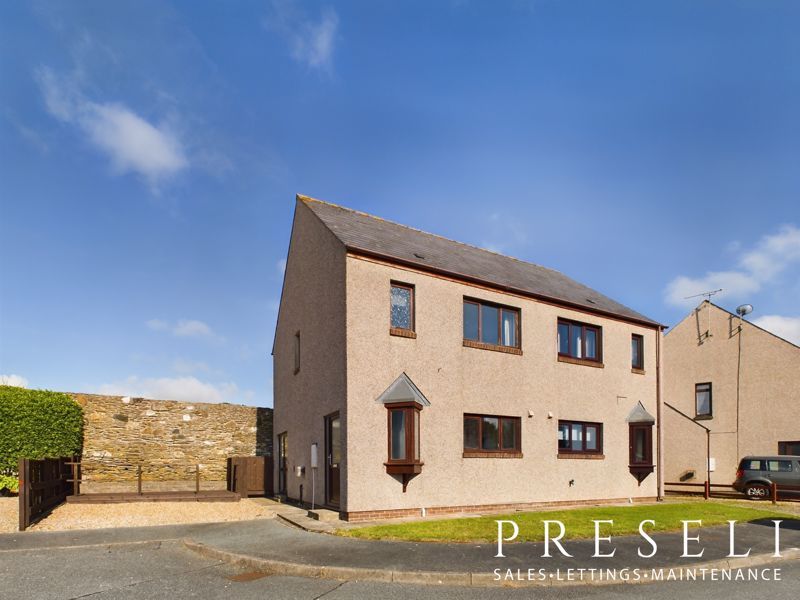 3 bed semidetached house to rent in Old Rectory Close, Letterston