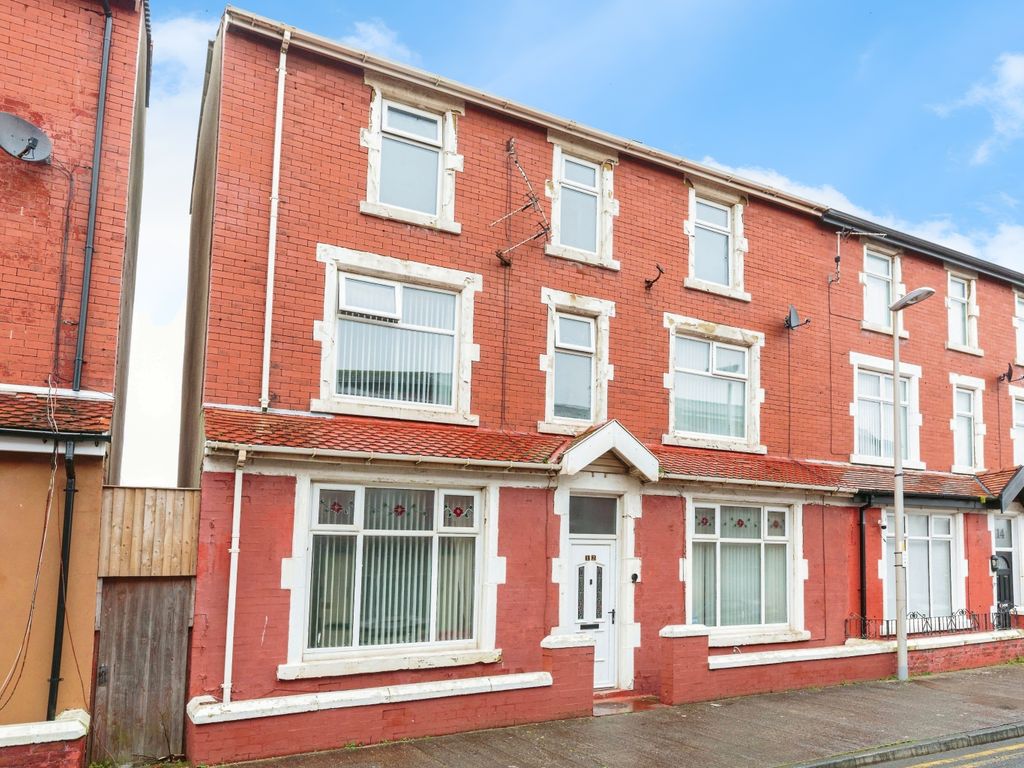 5 bed semidetached house for sale in St. Bedes Avenue, Blackpool