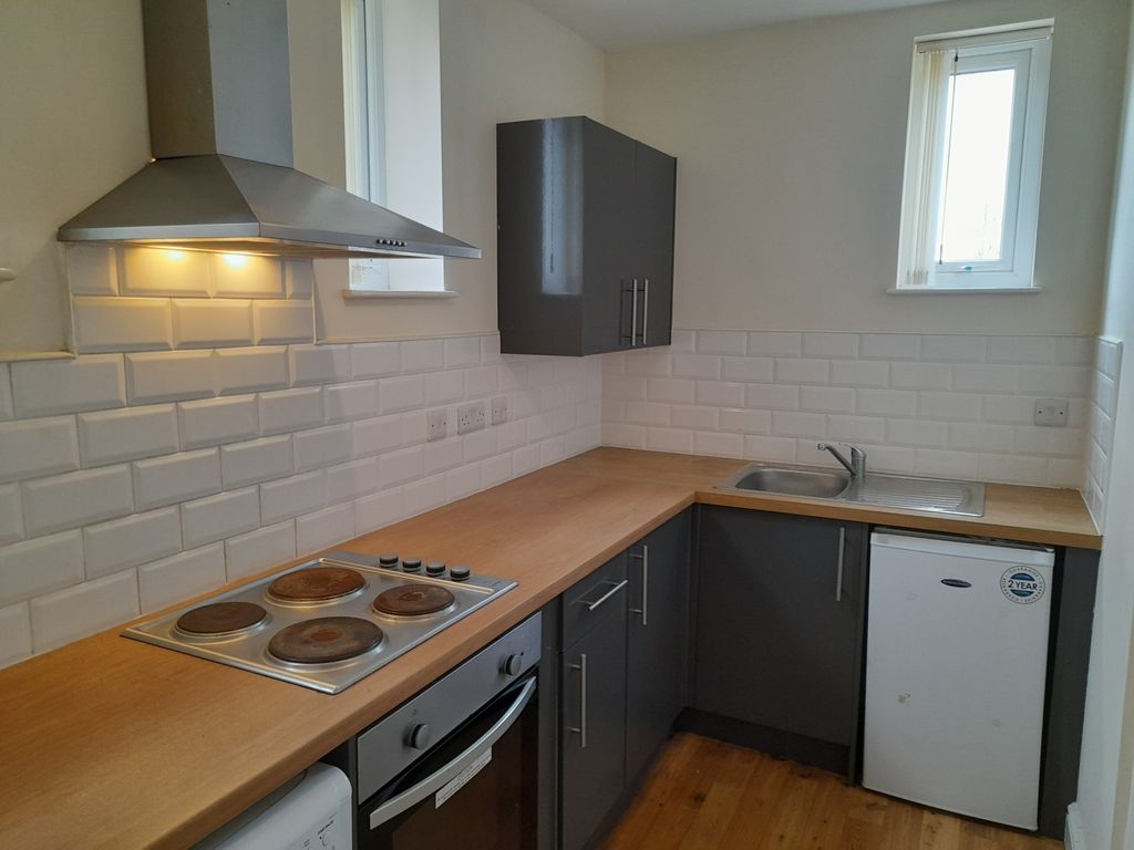 1 bed flat to rent in Kirkby Road, Hemsworth, Pontefract WF9, £500 pcm Zoopla