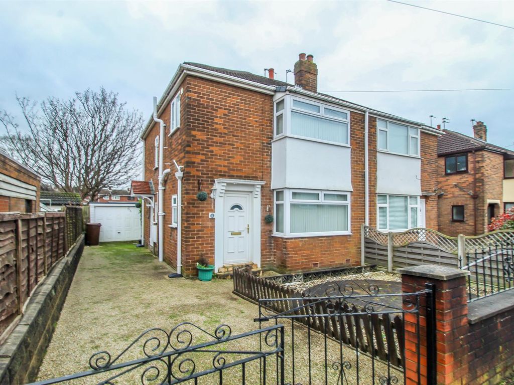 3 bed semidetached house for sale in Kingsley Avenue, Outwood
