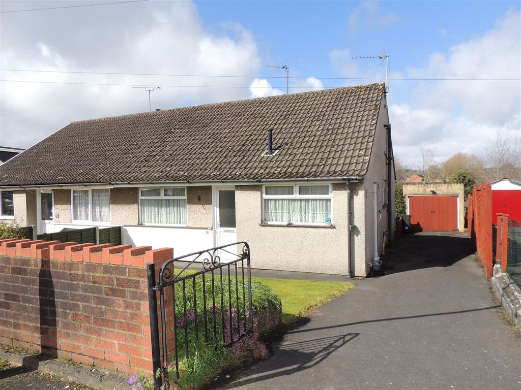 2 bed semidetached bungalow for sale in Glenwood Drive, Oldland Common