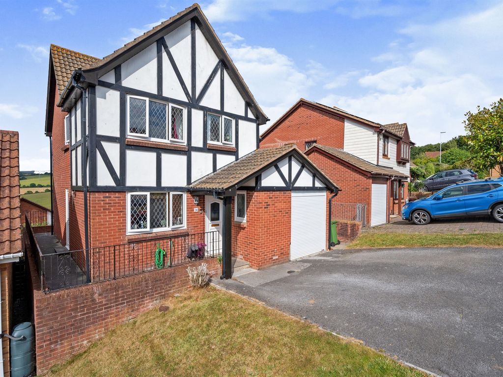 5 bed detached house for sale in Almond Drive, Plympton, Plymouth PL7