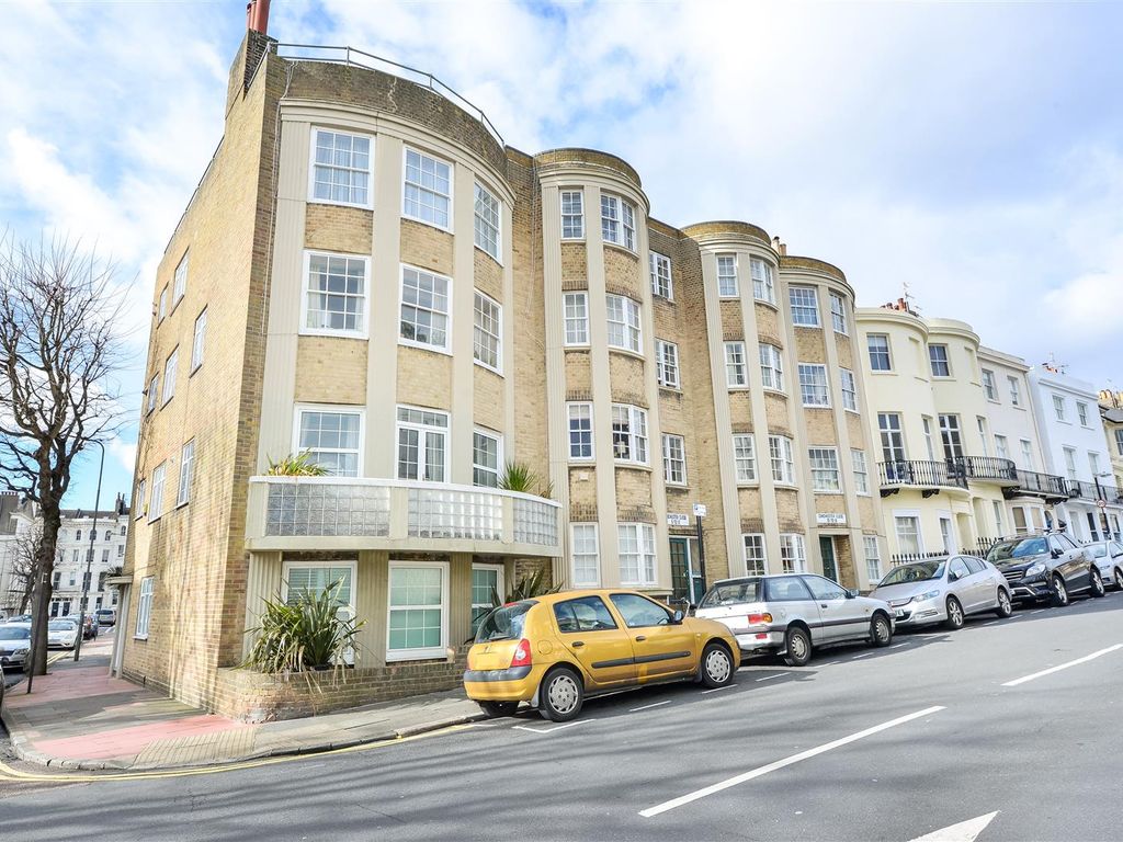 2 bed flat to rent in Chichester Place, Brighton BN2 Zoopla