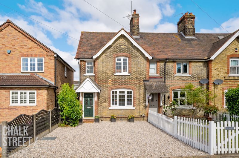 2 bed end terrace house for sale in Suttons Lane, Hornchurch RM12, £