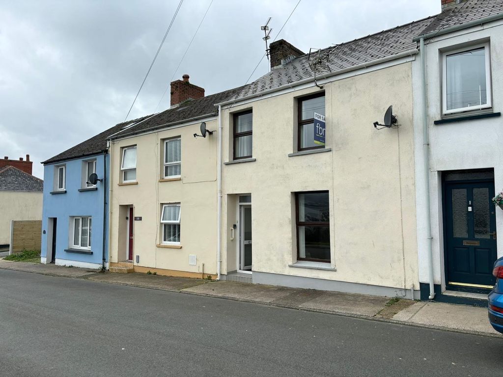 3 bed terraced house for sale in Cambrian Road, Neyland, Milford Haven