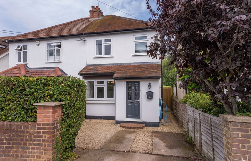 3 bed semidetached house for sale in Oak Tree Road, Marlow SL7 Zoopla