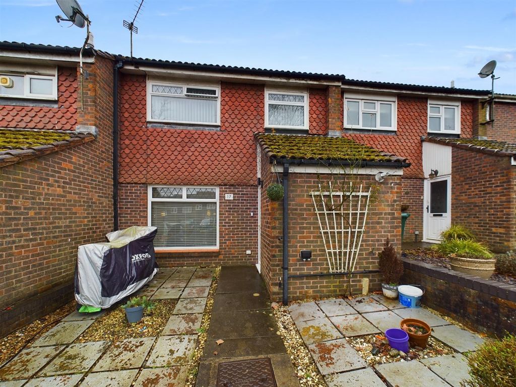 3 bed terraced house for sale in Keswick Close, Ifield, Crawley RH11, £365,000 Zoopla