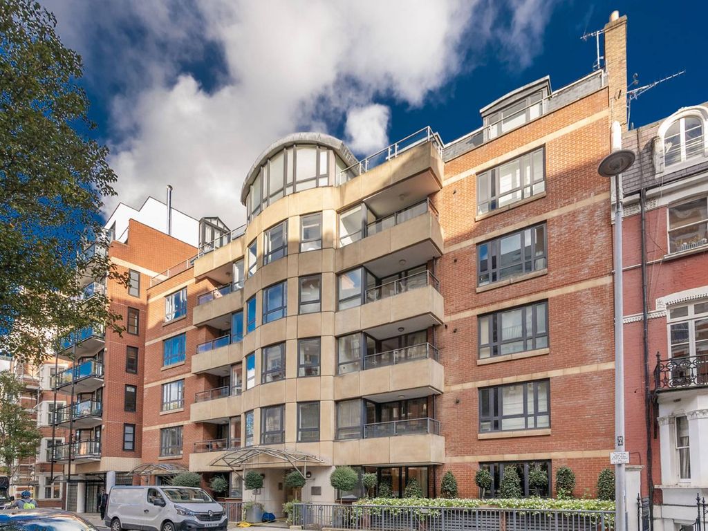2 bed flat for sale in Drayton Gardens, Chelsea, London SW10, £