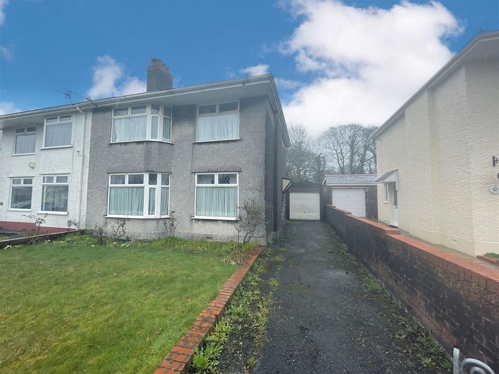 3 bed semidetached house for sale in Cimla Crescent, Cimla, Neath SA11